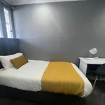 M&B Backpackers